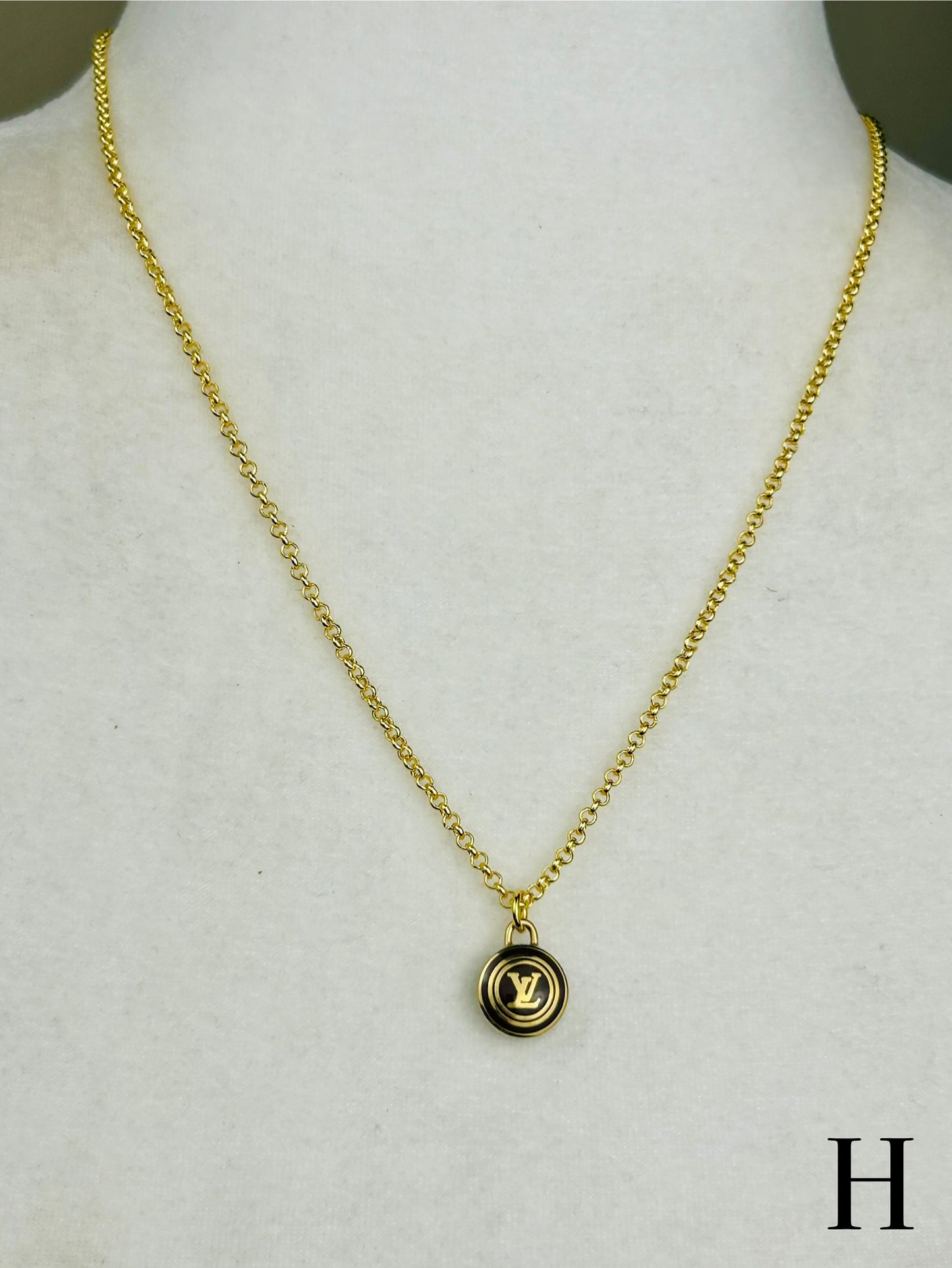 Brown Pastilles Charm Necklace