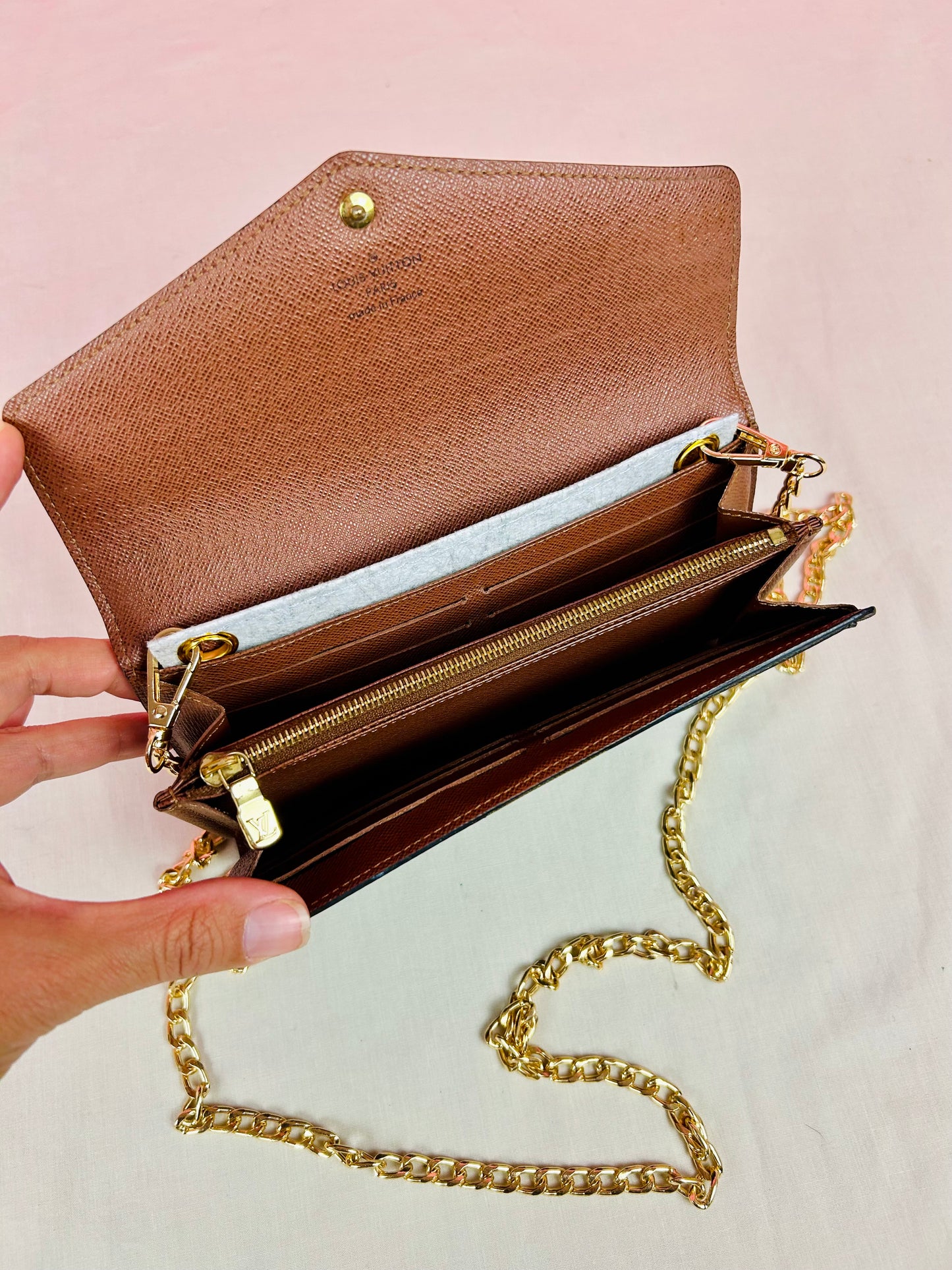 Sarah Wallet NM in Monogram/Brown