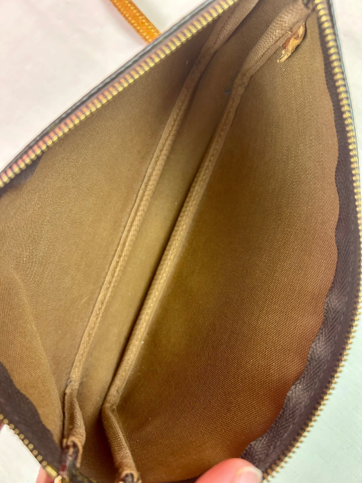 Pochette Accessories