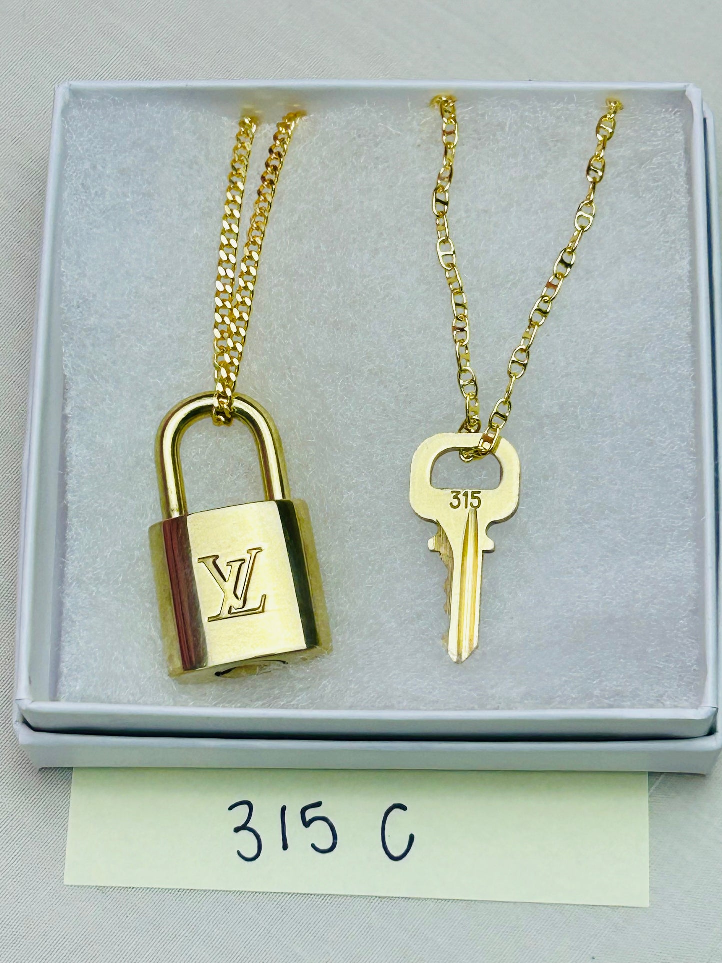 Lock and Key Necklace Set (20)