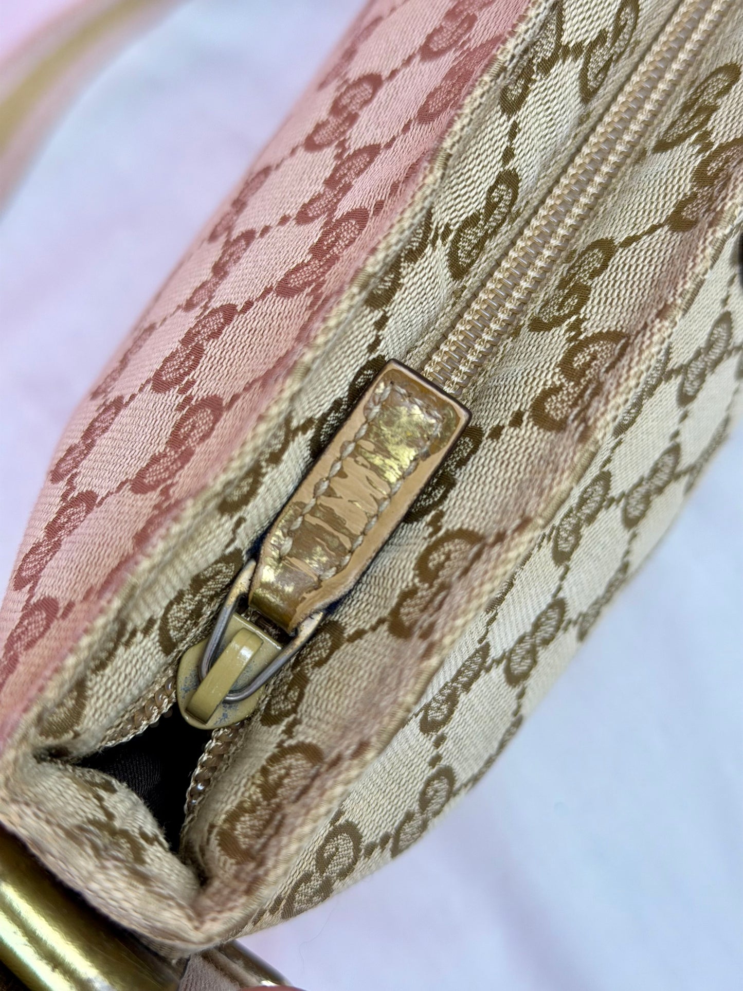Gucci Metallic Messenger