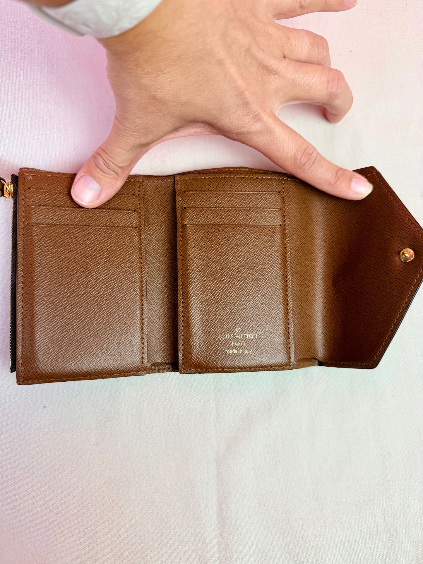 Victorine Compact Wallet in Monogram/Brown