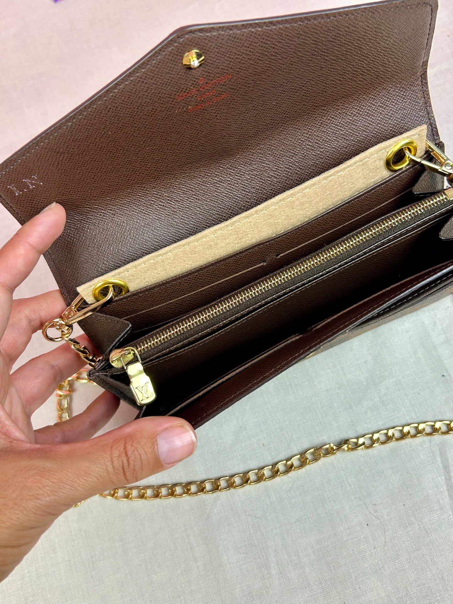 New Model Sarah Wallet in DE
