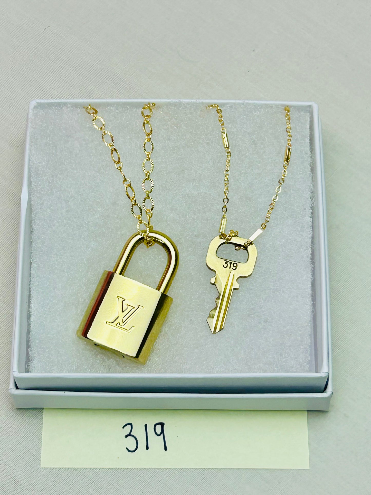 Lock and Key Necklace Set (20)