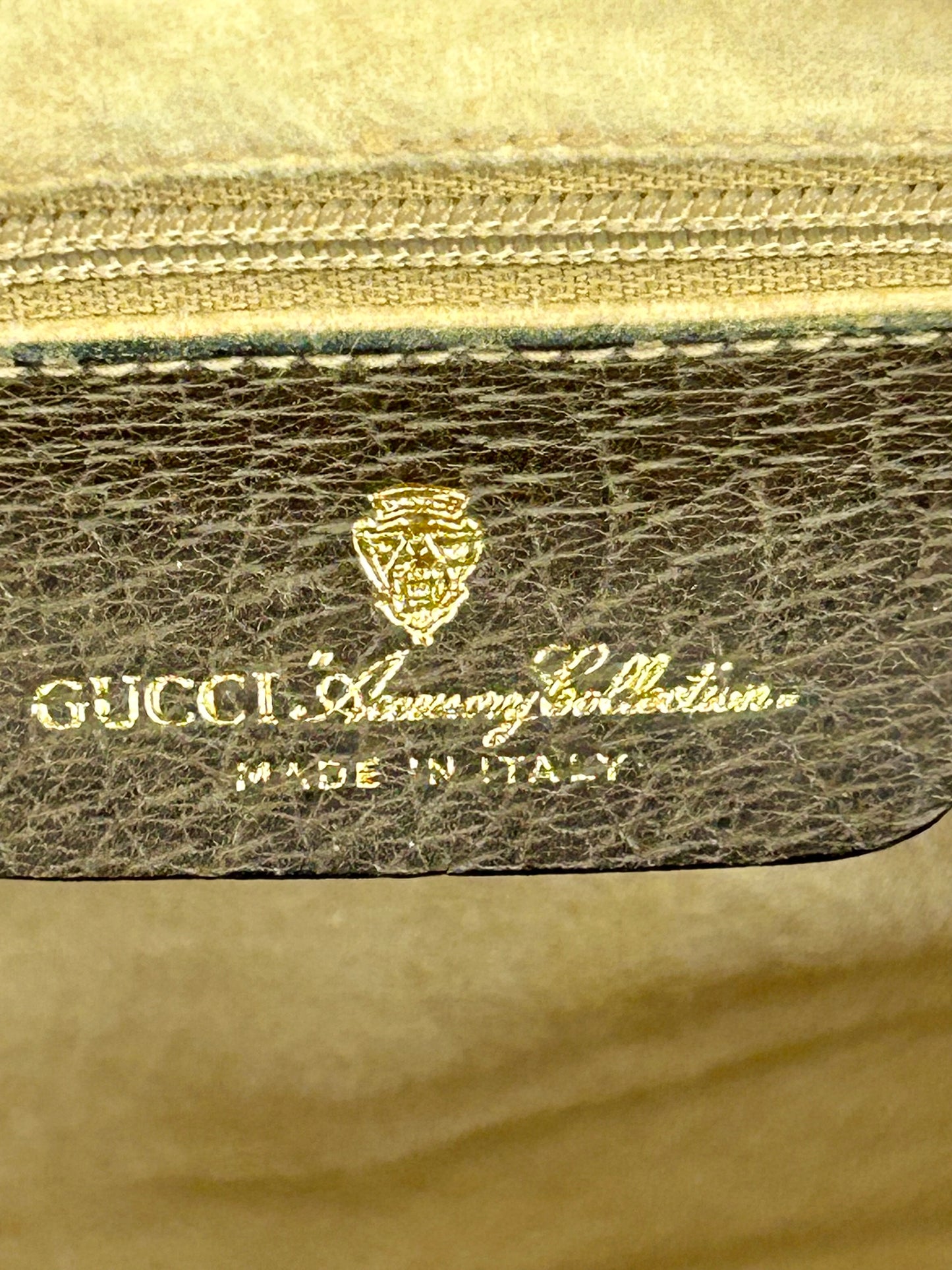 Medium Vintage Supreme