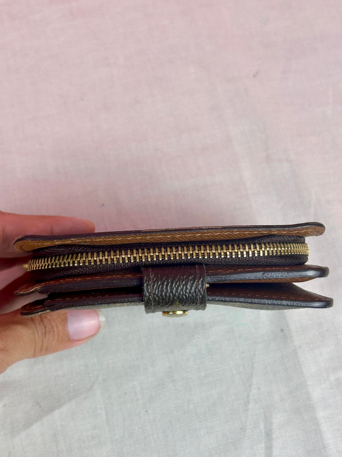Vintage Compact Wallet