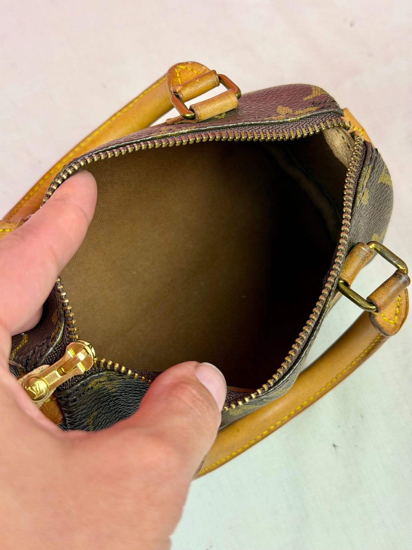 Mini Speedy HL with Strap