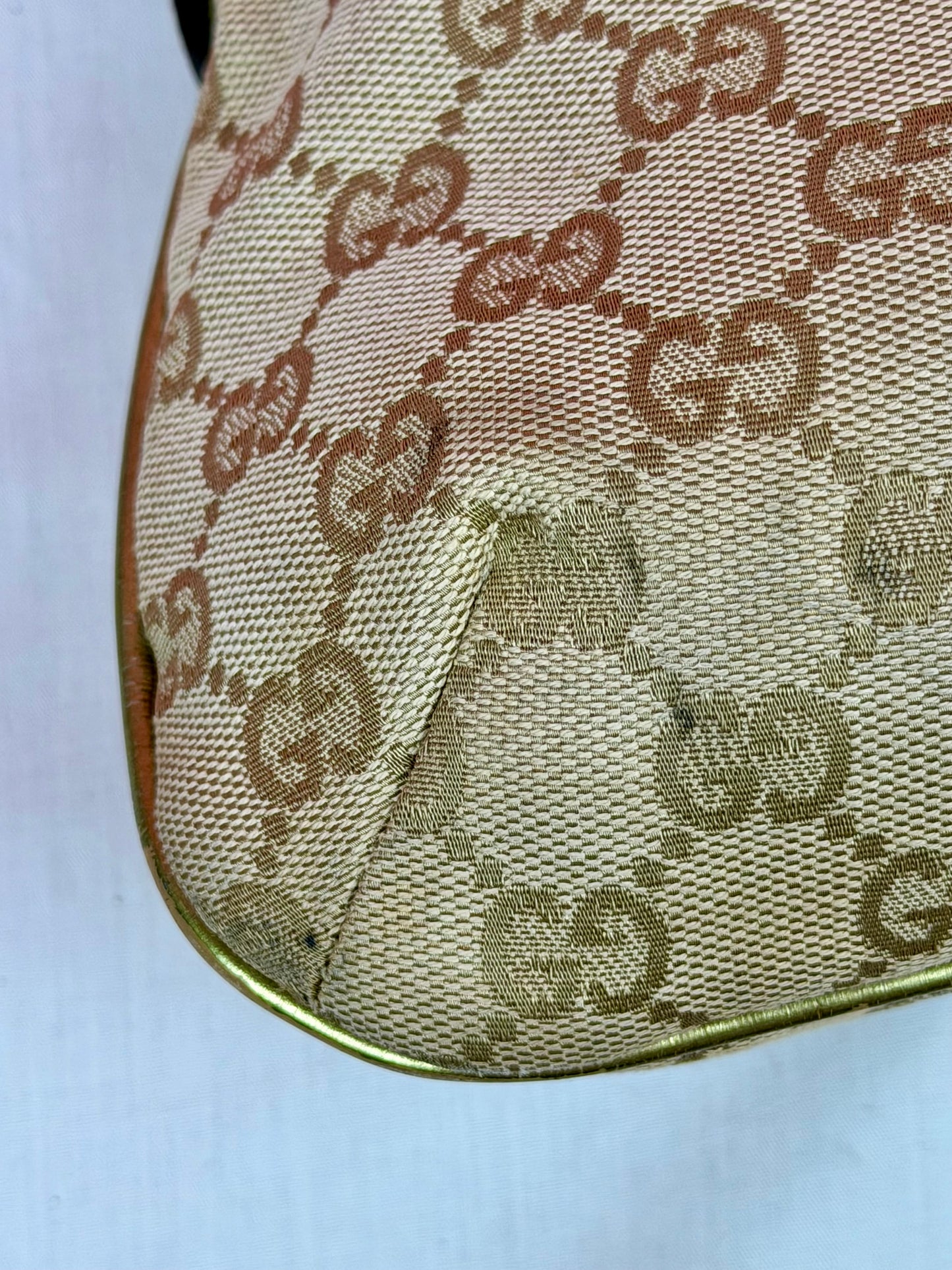 Gucci Metallic Messenger