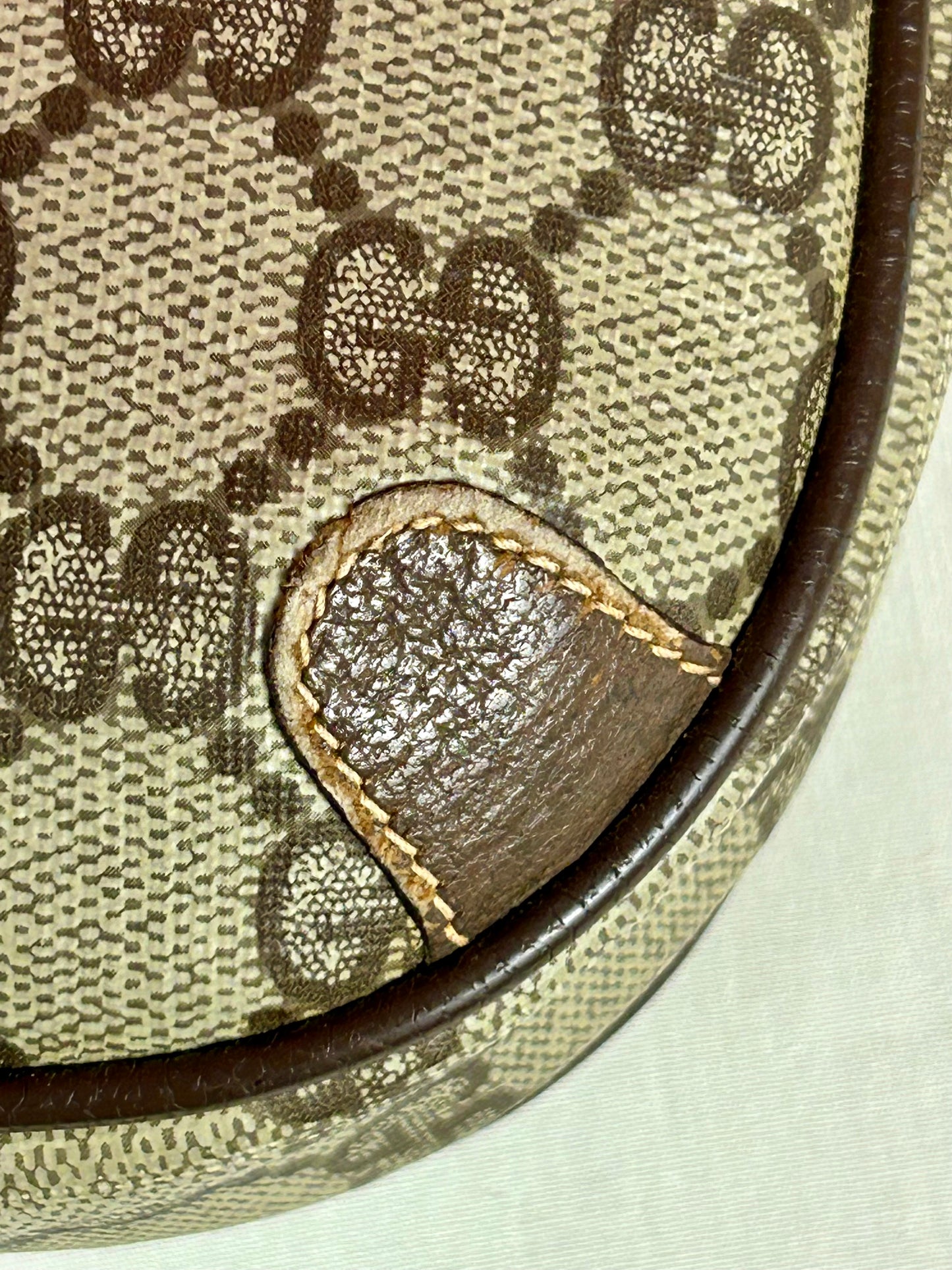 Small Round Sherry Line