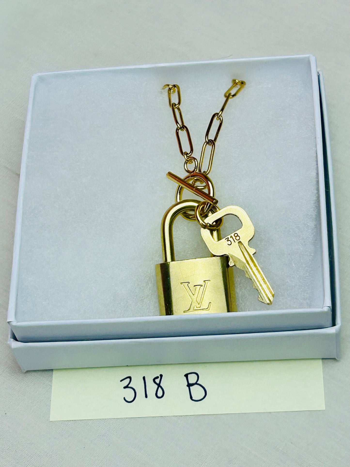 Lock and Key Necklace Set (20)