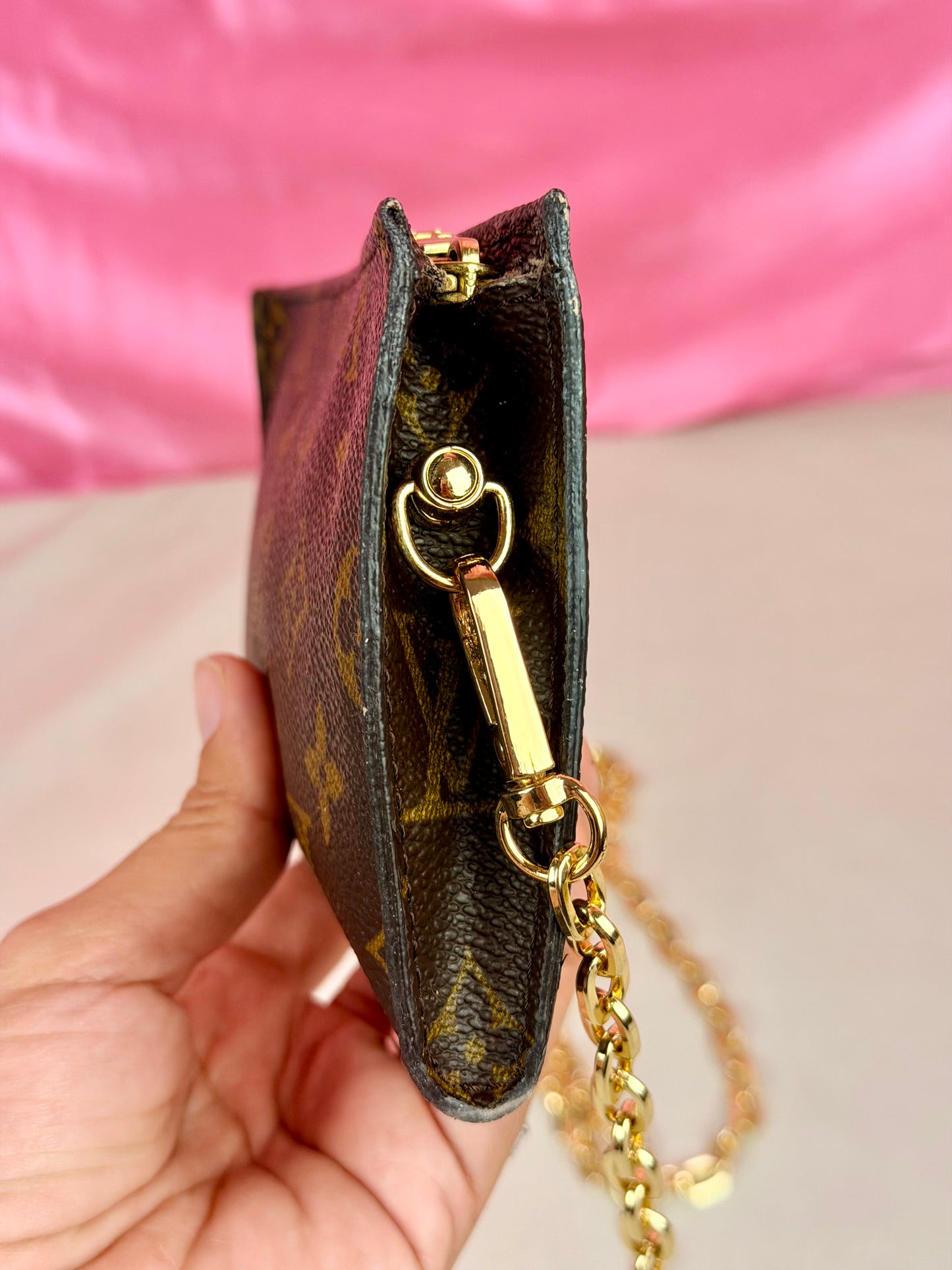 Bucket Pouch PM on Chain