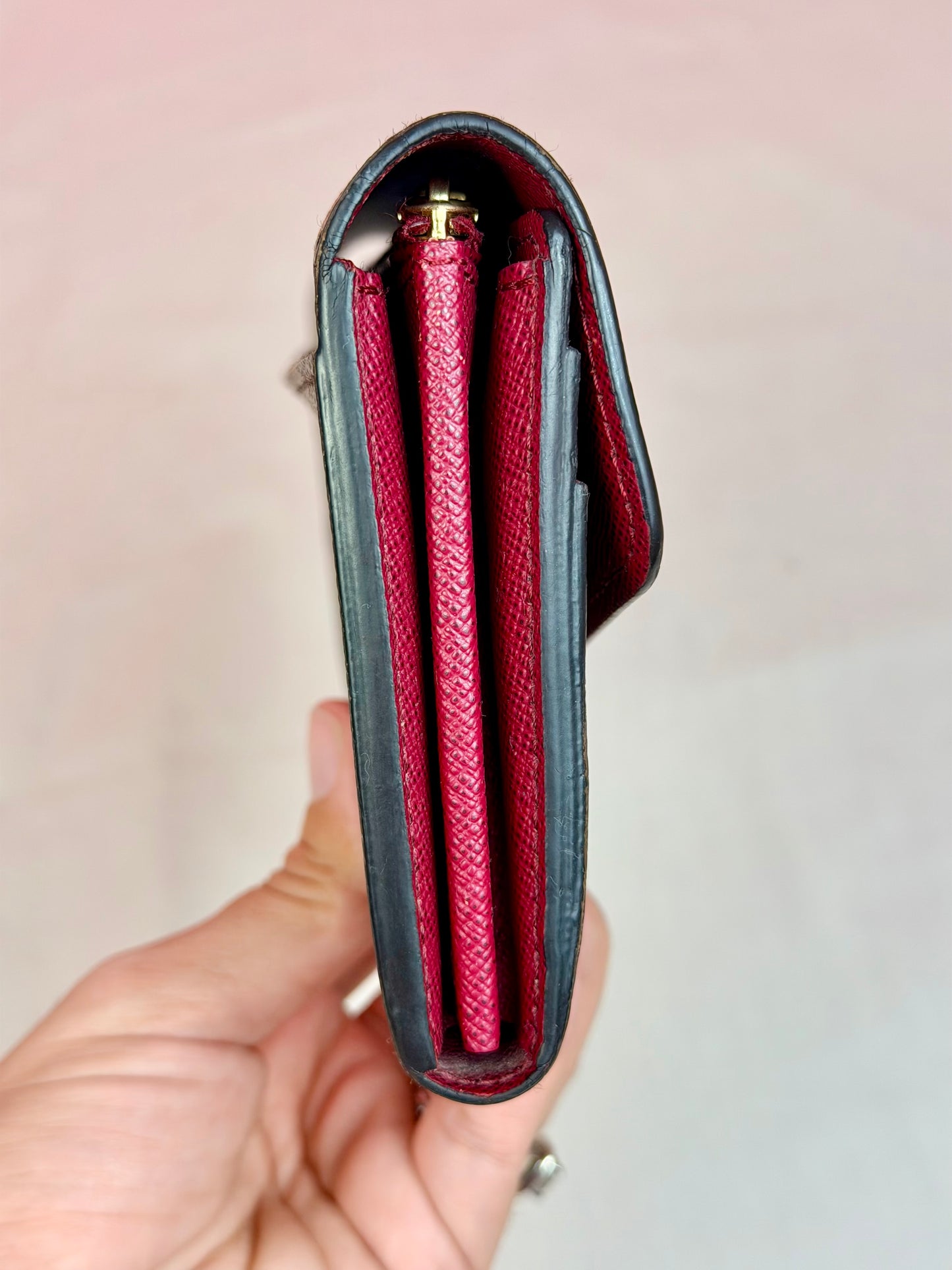 Sarah Wallet NM Monogram/Berry